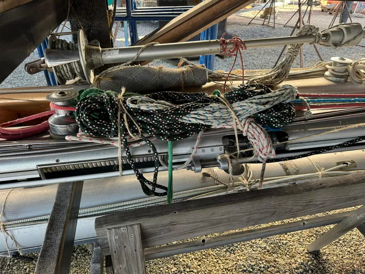 Essence Yacht Photos Pics 