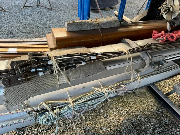 Essence Yacht Photos Pics 