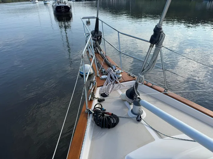 Essence Yacht Photos Pics 