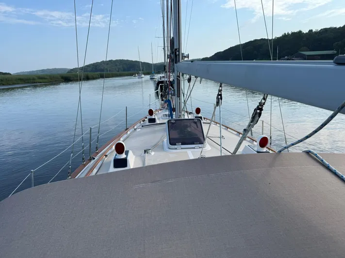 Essence Yacht Photos Pics 