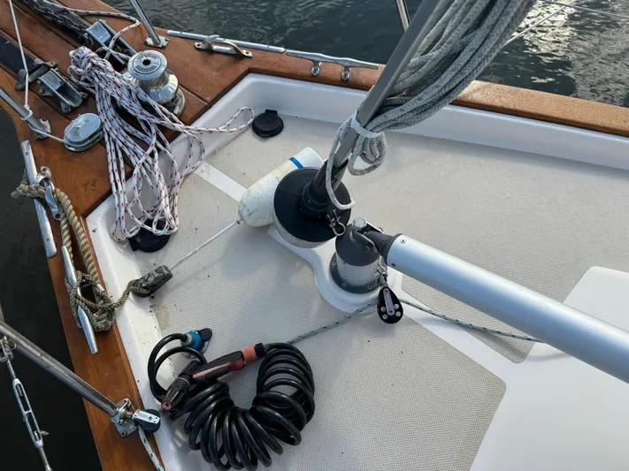 Essence Yacht Photos Pics 