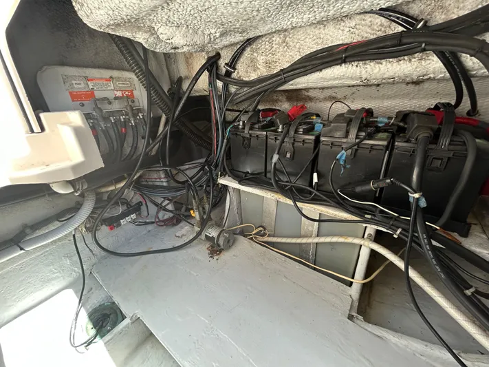 She Bot It II Yacht Photos Pics Electrical system and battery setup in 2007 Grady-White Express 305 boat.