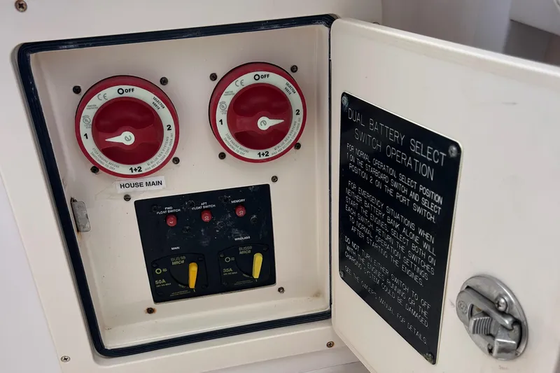 She Bot It II Yacht Photos Pics 