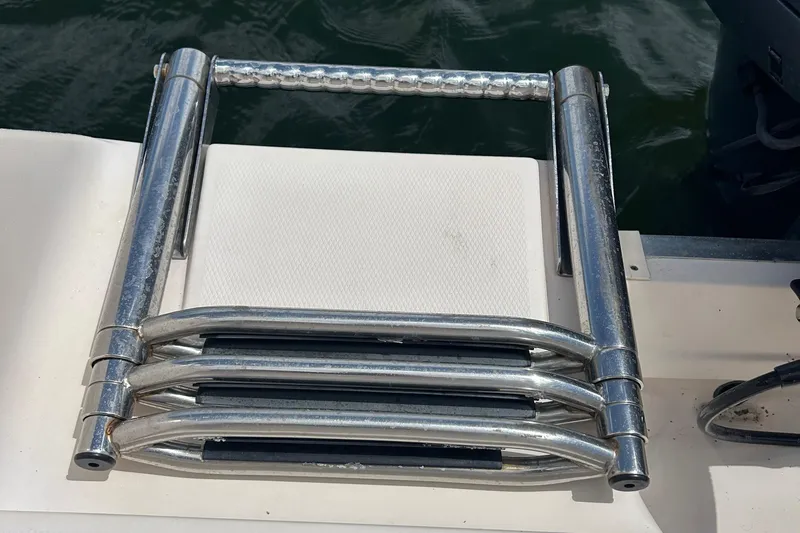 She Bot It II Yacht Photos Pics 