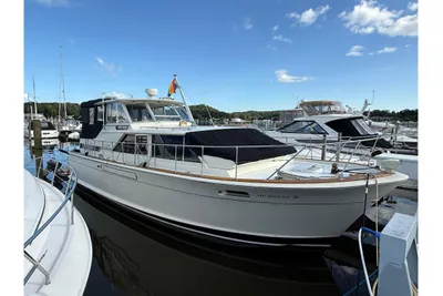 Chris-Craft Commander 42