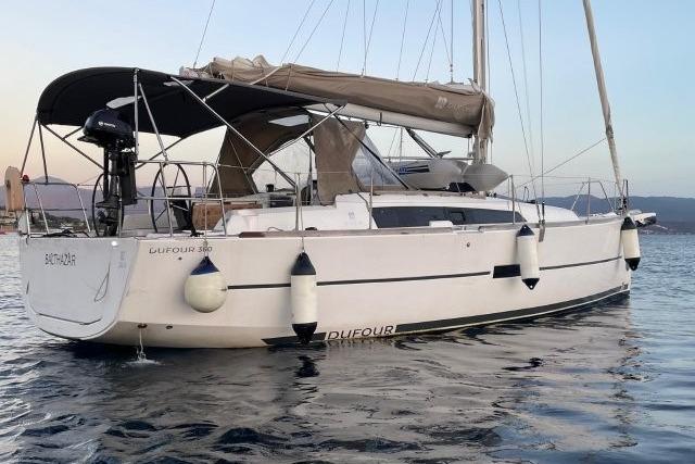 2022 Dufour 360