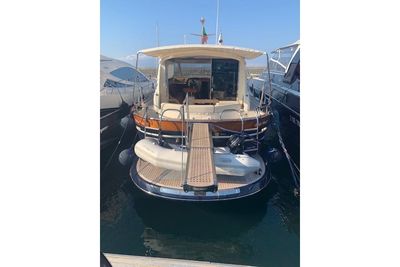 Yacht