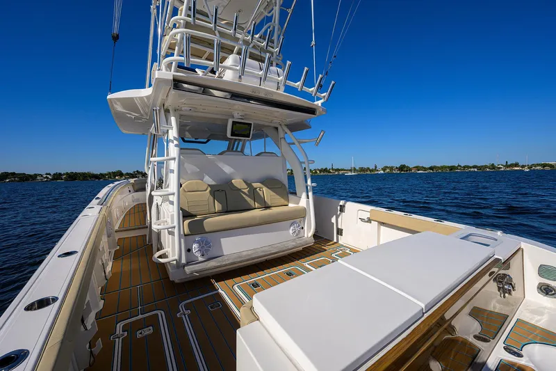 40 Pursuit 2017 Yacht Photos Pics Pursuit 40 2017 - Exterior Cockpit