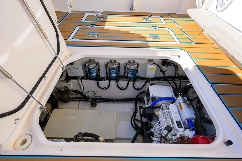 40 Pursuit 2017 Yacht Photos Pics Pursuit 40 2017 - Exterior Cockpit