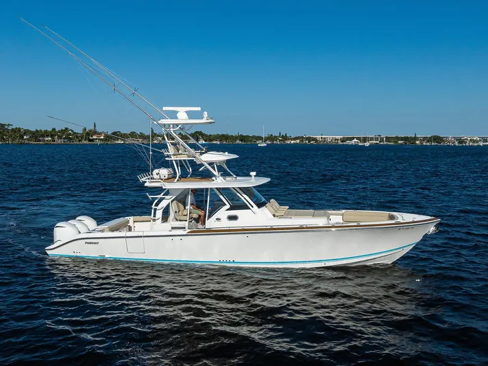 40 Pursuit 2017 Yacht Photos Pics Pursuit 40 2017 - Exterior Profile