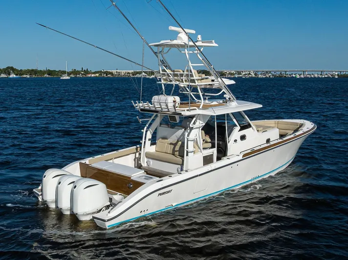 40 Pursuit 2017 Yacht Photos Pics Pursuit 40 2017 - Exterior Profile