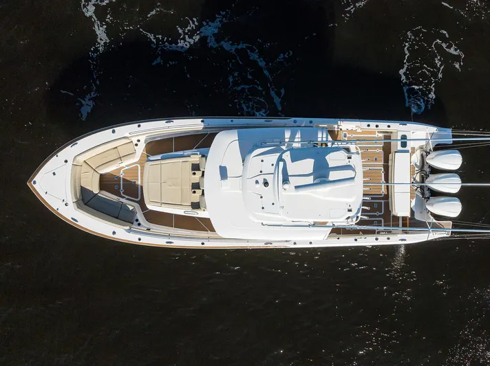 40 Pursuit 2017 Yacht Photos Pics Pursuit 40 2017 - Exterior Profile