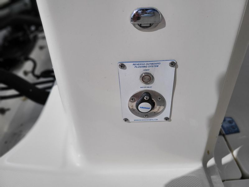 2022 Boston Whaler 345 Conquest
