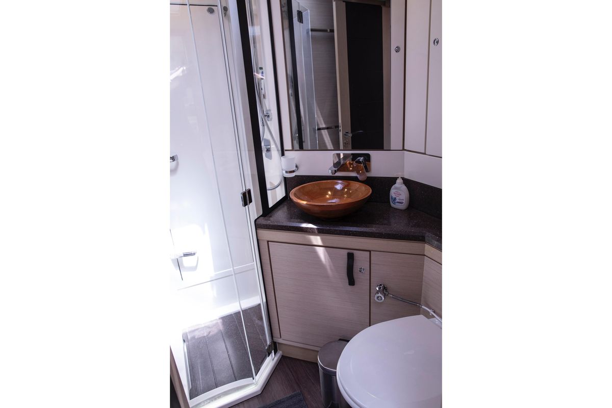 2019 Jeanneau 64 
