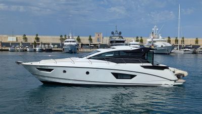 Yacht
