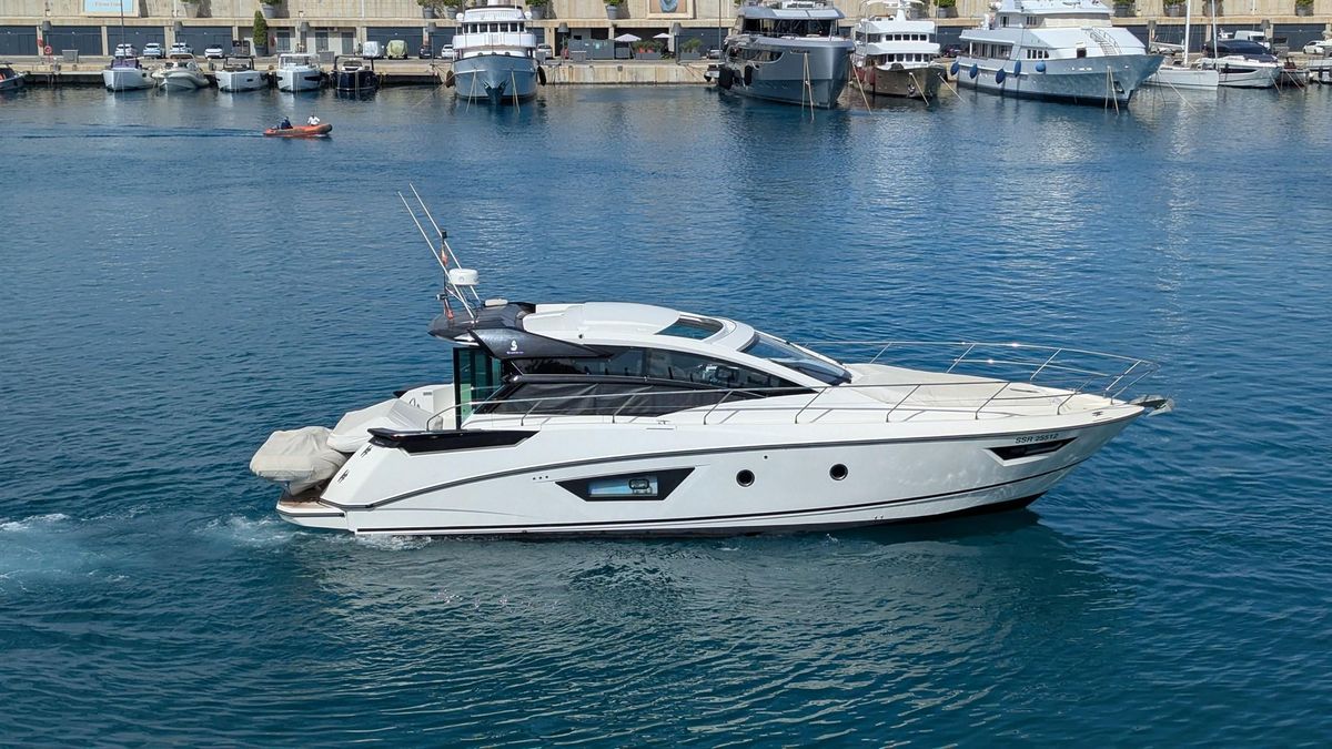 2019 Custom 44 