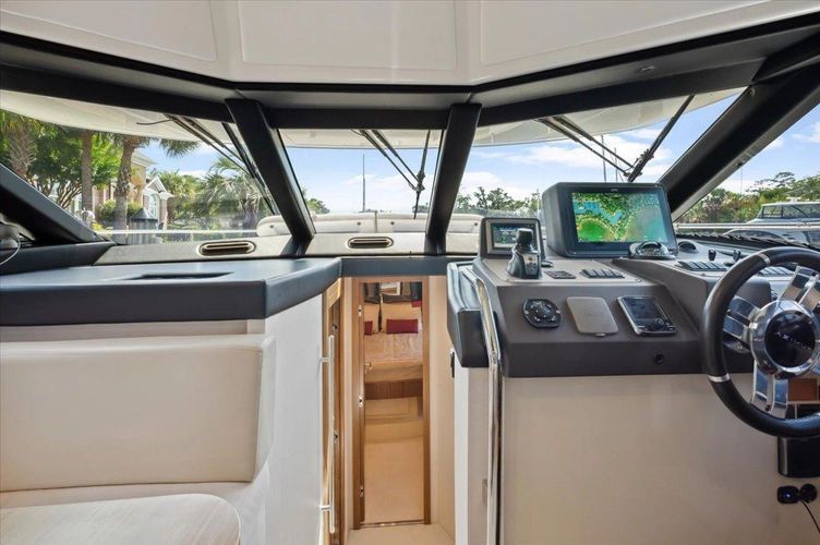 2014 Azimut 43 