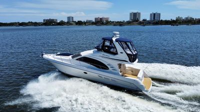 Sea Ray 44 Sedan Bridge