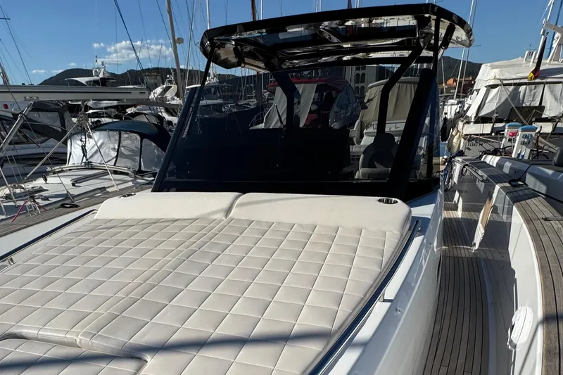 George Yacht Photos Pics 2024 Pardo Yachts 43 with sleek design and spacious deck at marina.