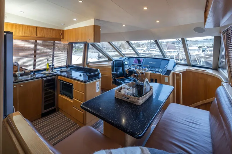 Headquarters Yacht Photos Pics 