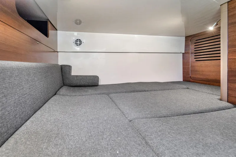 No Name Yacht Photos Pics 2019 Boston Whaler 345 Conquest Bunk