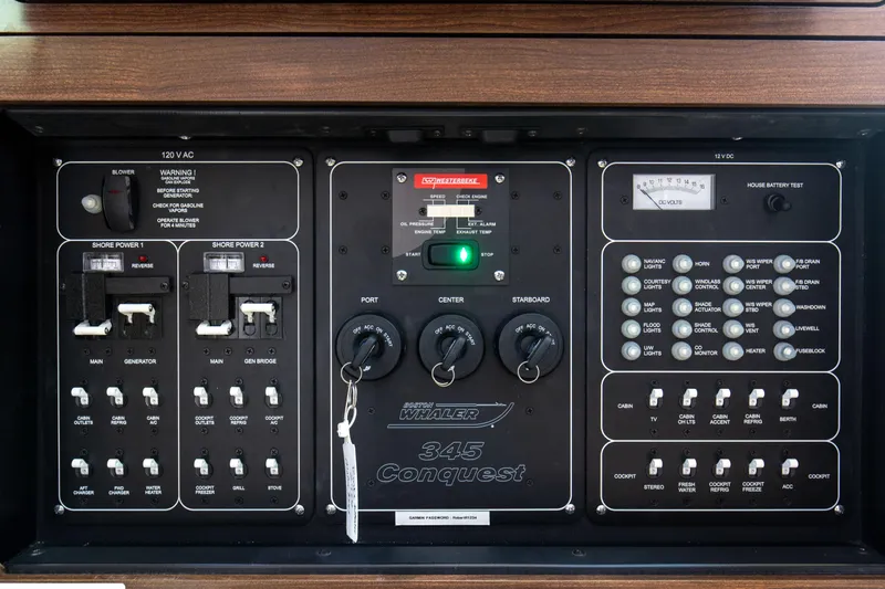 No Name Yacht Photos Pics 2019 Boston Whaler 345 Conquest Breakers