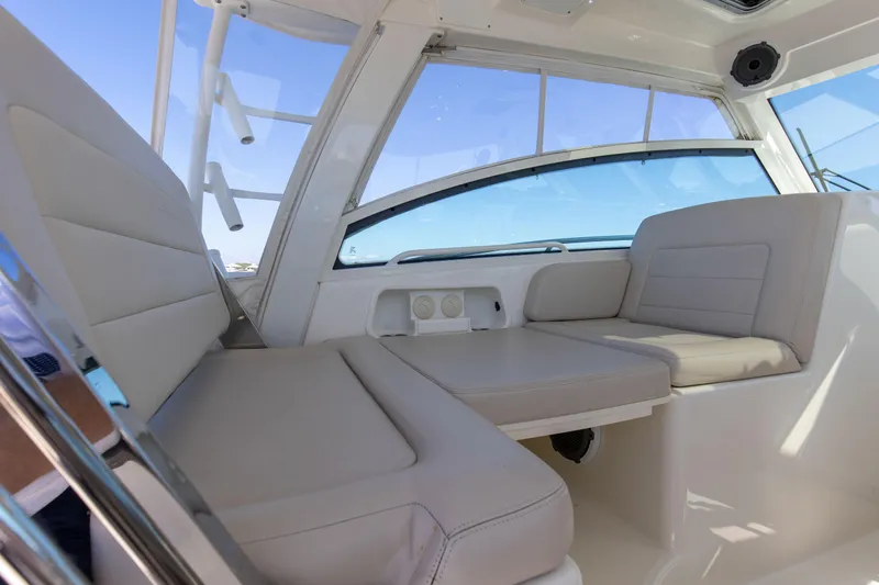 No Name Yacht Photos Pics 2019 Boston Whaler 345 Conquest Bridge