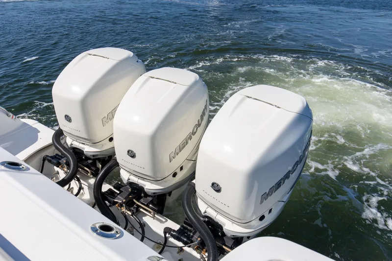No Name Yacht Photos Pics 2019 Boston Whaler 345 Conquest Engines