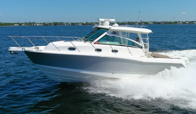 No Name Yacht Photos Pics 2019 Boston Whaler 345 Conquest Exterior