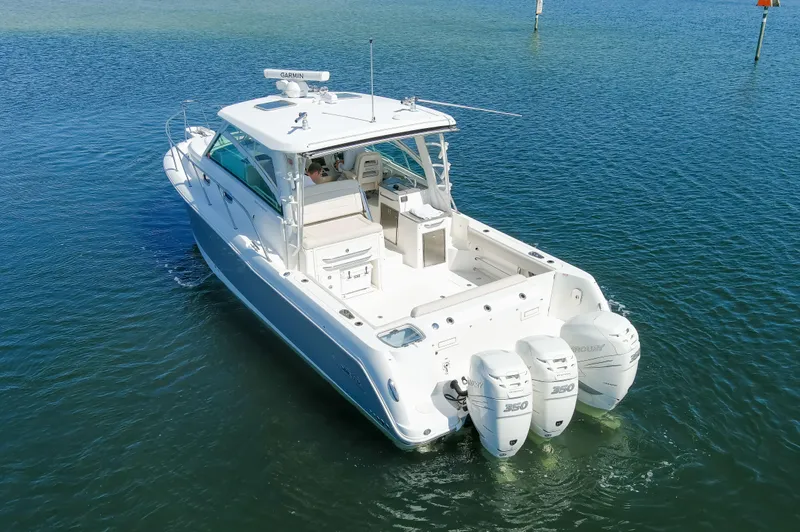 No Name Yacht Photos Pics 2019 Boston Whaler 345 Conquest Exterior