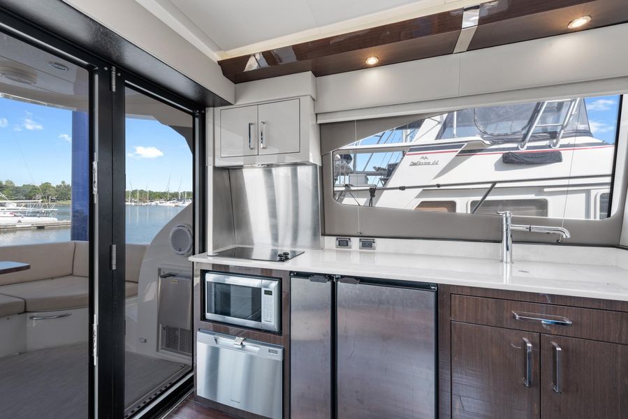 2017 Carver 52 Command Bridge