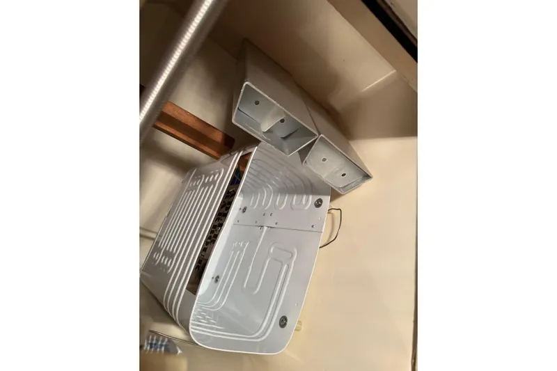 Gate Of Horn Yacht Photos Pics 1988 Sabre 42 interior detail showing metal components and fixtures.