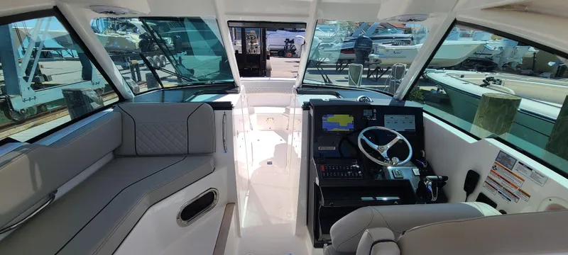  Yacht Photos Pics 2023 PURSUIT 326 DC - Image 13