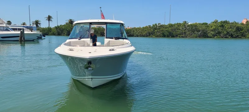  Yacht Photos Pics 2023 PURSUIT 326 DC - Image 11