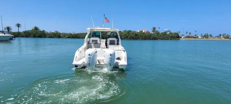  Yacht Photos Pics 2023 PURSUIT 326 DC - Image 5