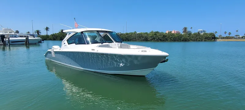  Yacht Photos Pics 2023 PURSUIT 326 DC - Image 9