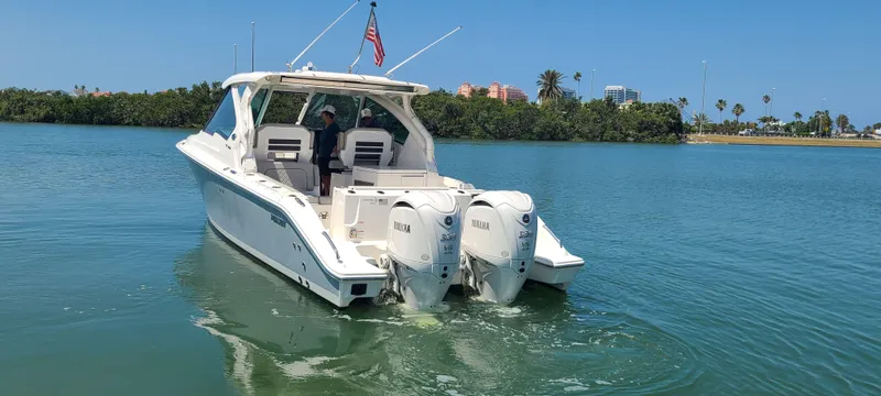  Yacht Photos Pics 2023 PURSUIT 326 DC - Image 6