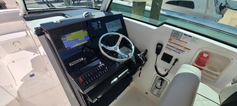  Yacht Photos Pics 2023 PURSUIT 326 DC - Image 14