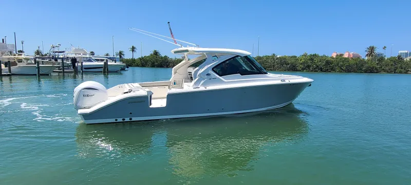  Yacht Photos Pics 2023 PURSUIT 326 DC - Image 3