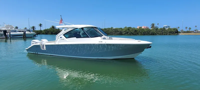  Yacht Photos Pics 2023 PURSUIT 326 DC - Image 2