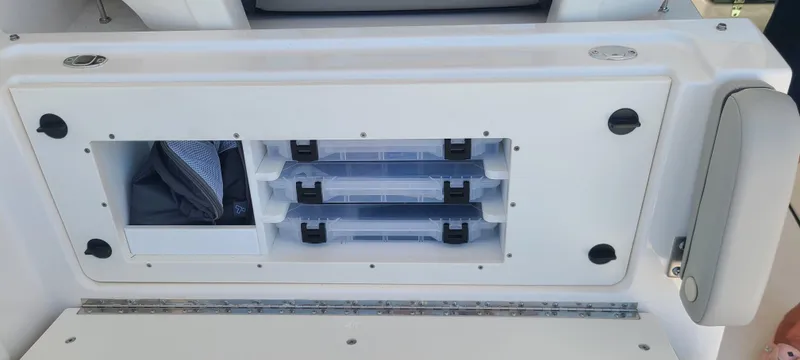  Yacht Photos Pics 2023 PURSUIT 326 DC - Image 32