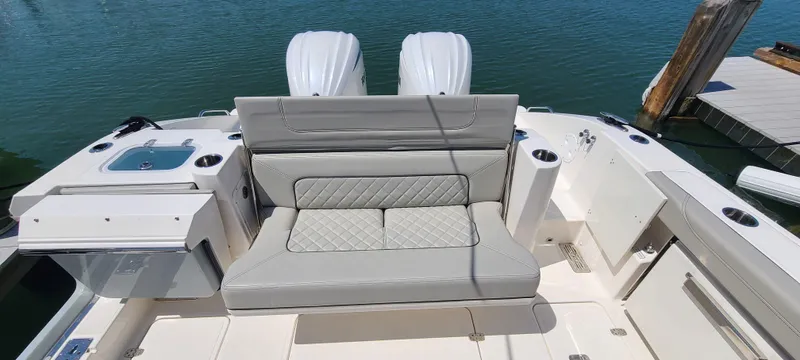  Yacht Photos Pics 2023 PURSUIT 326 DC - Image 21