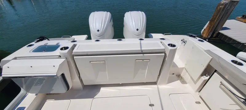  Yacht Photos Pics 2023 PURSUIT 326 DC - Image 20