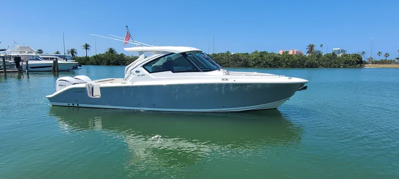  Yacht Photos Pics 2023 PURSUIT 326 DC - Image 1