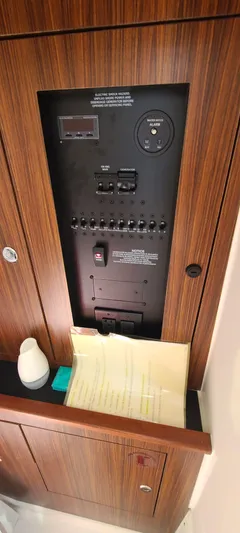  Yacht Photos Pics 2023 PURSUIT 326 DC - Image 34