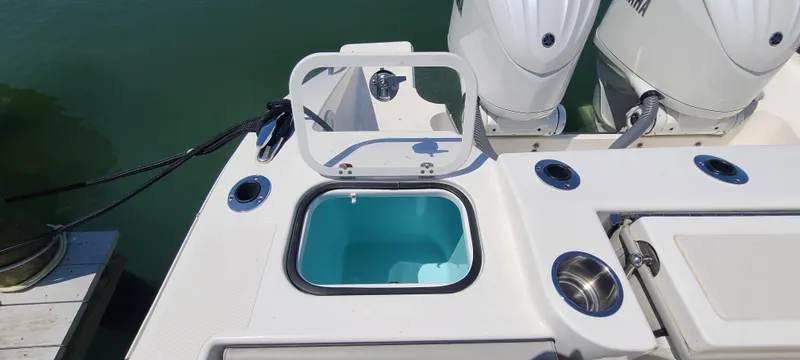  Yacht Photos Pics 2023 PURSUIT 326 DC - Image 26