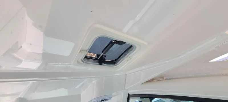  Yacht Photos Pics 2023 PURSUIT 326 DC - Image 35