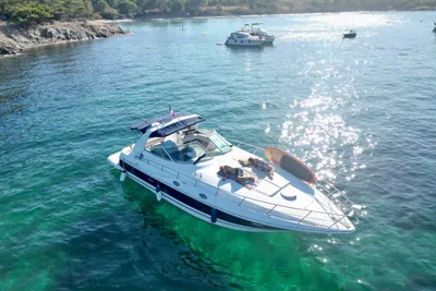 2002 Cruisers 3870 Express