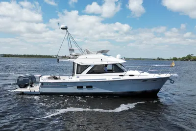 Cutwater C-32 CB