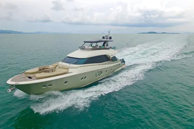 2015 Monte Carlo Yachts MCY 70